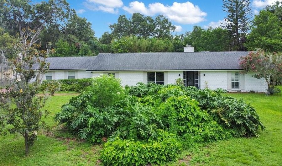 5867 COVE Dr, Belle Isle, FL 32812 - 4 Beds, 2 Bath