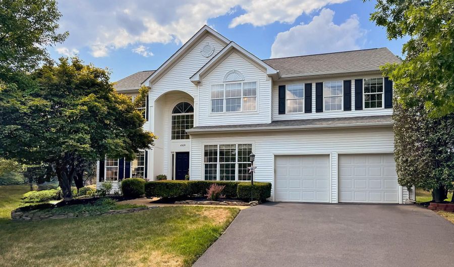 43820 LAUREL RIDGE Dr, Ashburn, VA 20147 - 5 Beds, 4 Bath