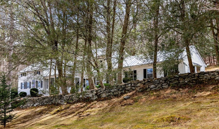 227 New Milford Rd E, Bridgewater, CT 06752 - 4 Beds, 2 Bath