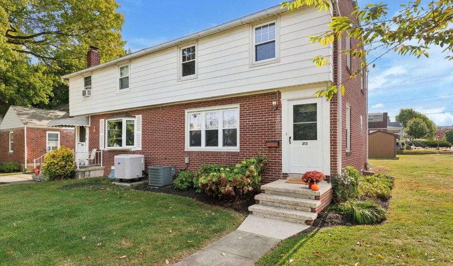 213 OLD FRITZTOWN Rd, Reading, PA 19607 - 3 Beds, 1 Bath