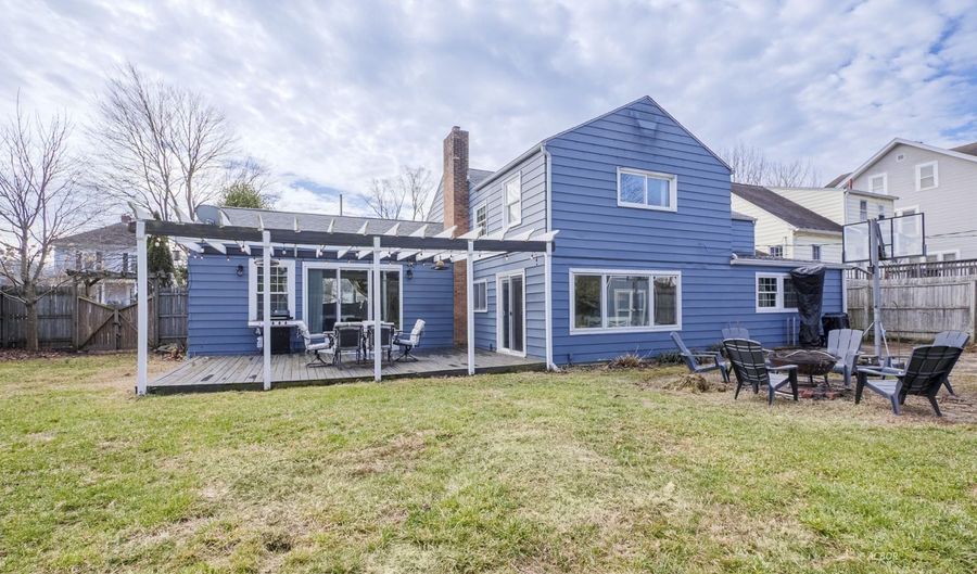 104 Sunnyside Dr, Athens, OH 45701 - 3 Beds, 3 Bath