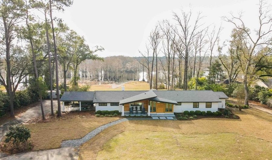 1512 Douglas Dr, Bainbridge, GA 39819 - 4 Beds, 4 Bath