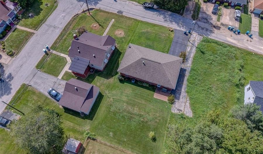 3448 Meridocia St, Alton, IL 62002 - 2 Beds, 2 Bath