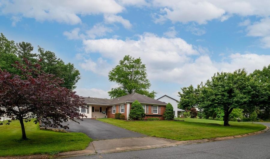 12806 BABCOCK Ln, Bowie, MD 20715 - 3 Beds, 2 Bath