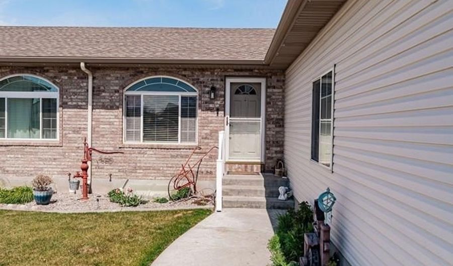 3729 E Heartland Cir, Ammon, ID 83406 - 5 Beds, 3 Bath