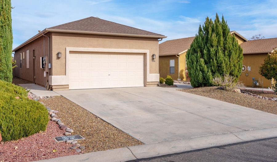 806 W Azure Dr, Camp Verde, AZ 86322 - 3 Beds, 2 Bath