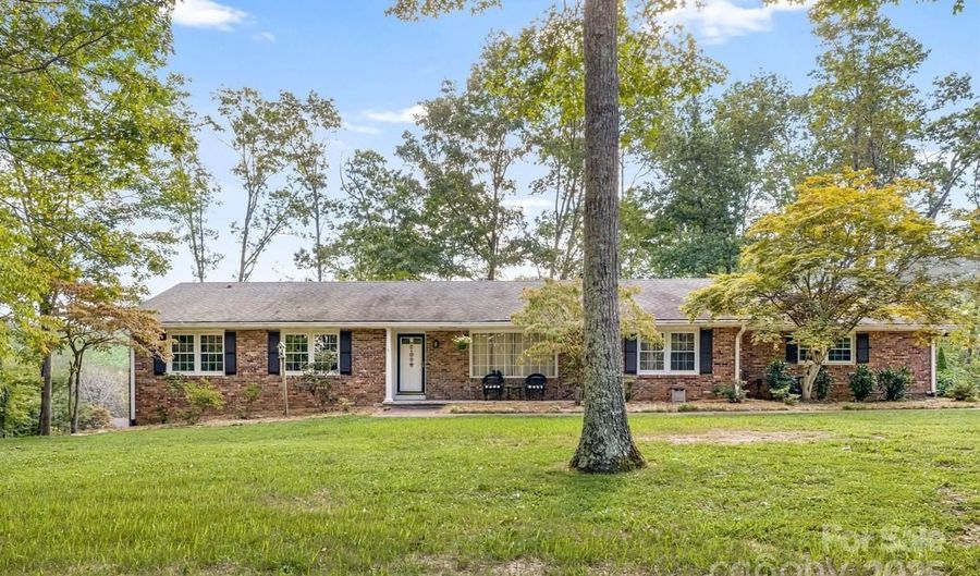 1 Glen Cove Rd, Arden, NC 28704 - 5 Beds, 3 Bath