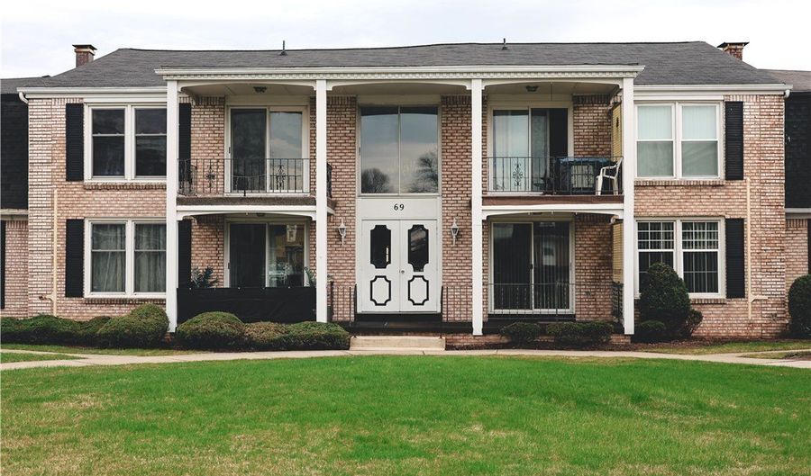69 Henel Ave 7, Amherst, NY 14226 - 2 Beds, 2 Bath