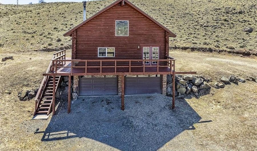 4 Whit Creek Rd, Cody, WY 82414 - 3 Beds, 2 Bath