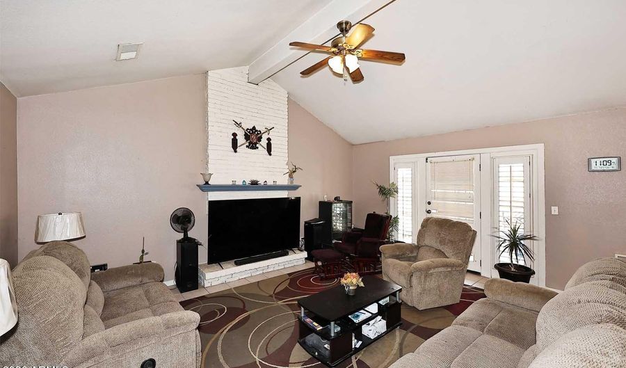 1643 E FAIRVIEW St, Chandler, AZ 85225 - 3 Beds, 2 Bath