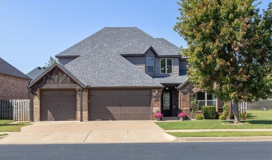 3900 SW Layton Rd, Bentonville, AR 72713 - 5 Beds, 3 Bath