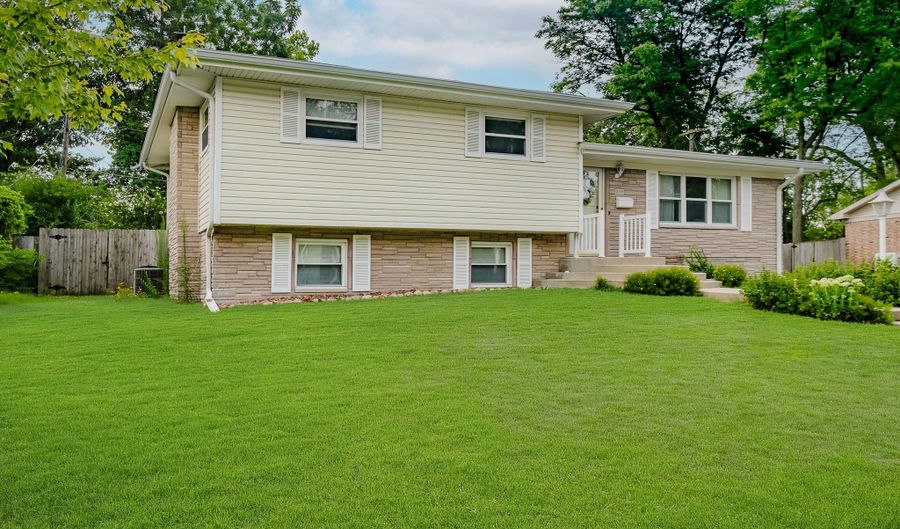 2119 Lawrence Ave, Indianapolis, IN 46227 - 3 Beds, 2 Bath