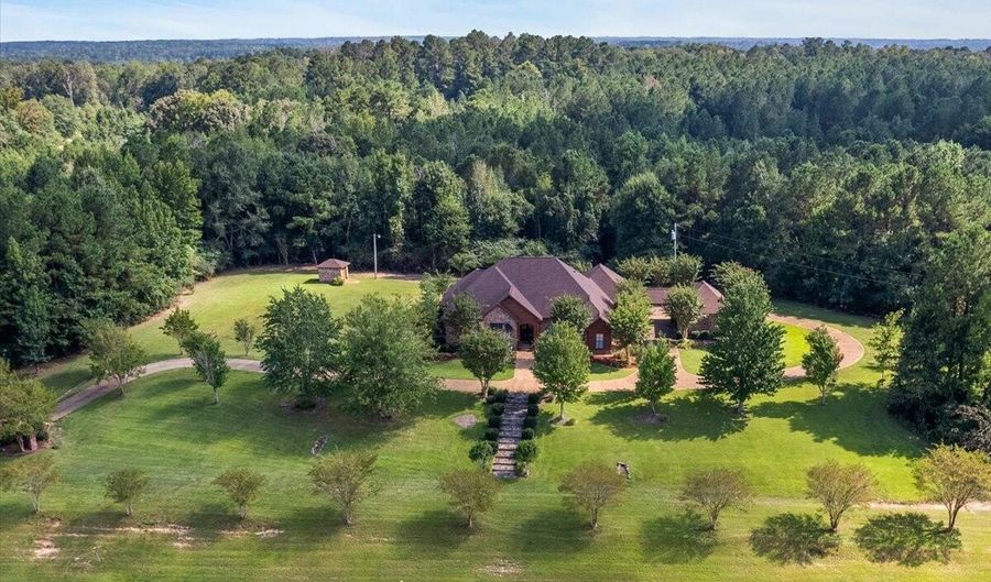 2197 Old Highway 84, Brookhaven, MS 39601 - 5 Beds, 4 Bath