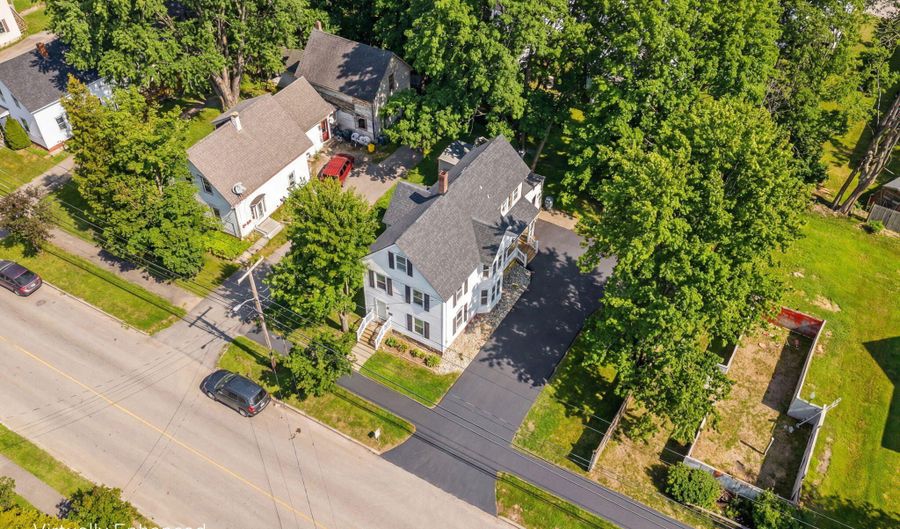 327 Essex St, Bangor, ME 04401 - 3 Beds, 2 Bath