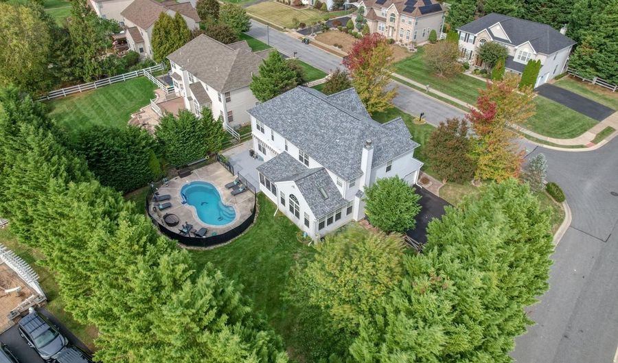 348 STARBOARD Dr, Bear, DE 19701 - 4 Beds, 4 Bath