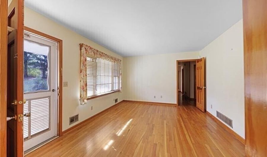 835 Tranquil Dr, Austell, GA 30106 - 4 Beds, 3 Bath