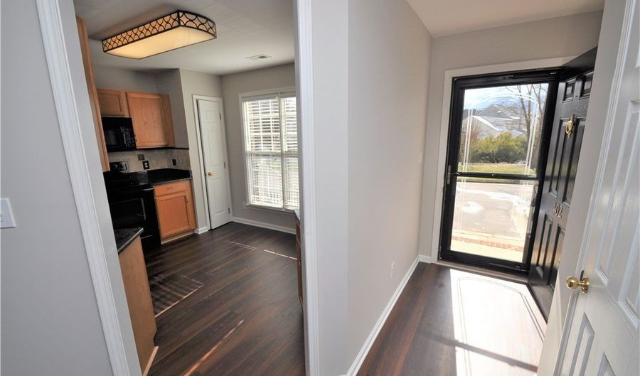 402 Knightsborough Way, Apex, NC 27502 - 2 Beds, 3 Bath