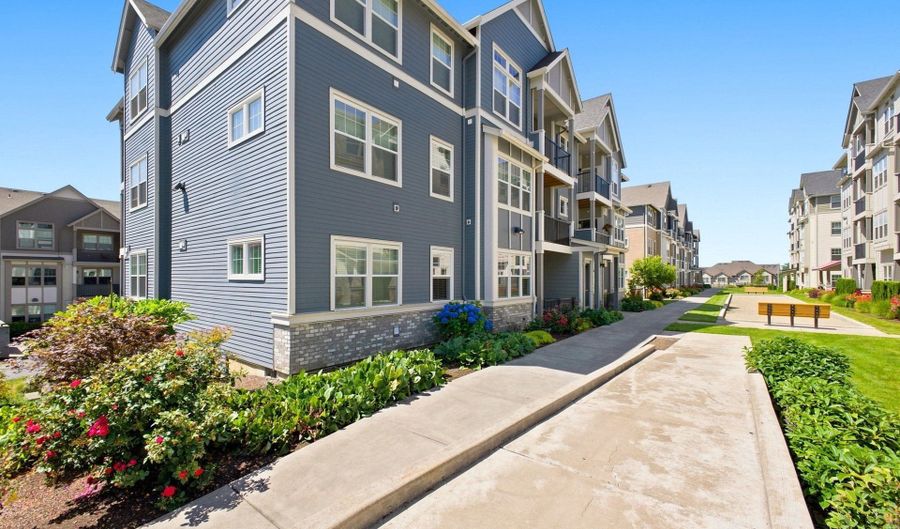 17149 SW SNOWDALE St, Beaverton, OR 97007 - 2 Beds, 2 Bath