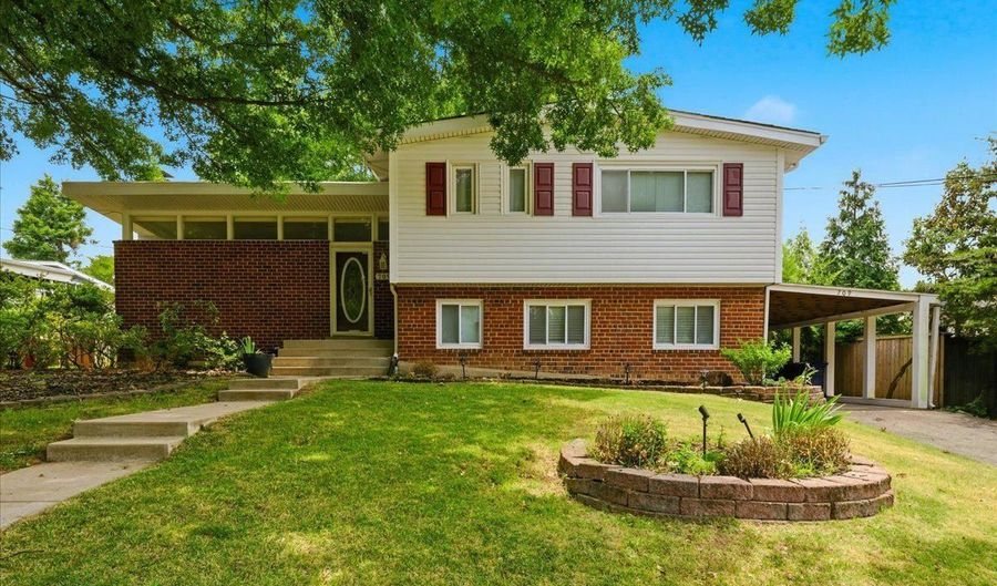 709 N PRYOR St, Alexandria, VA 22304 - 3 Beds, 3 Bath