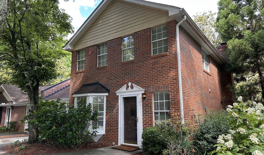101 Swanton Hl, Decatur, GA 30030 - 3 Beds, 3 Bath
