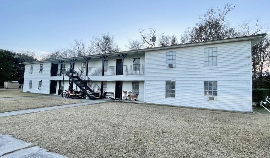 391 W Railroad 5, Arnaudville, LA 70512 - 2 Beds, 1 Bath