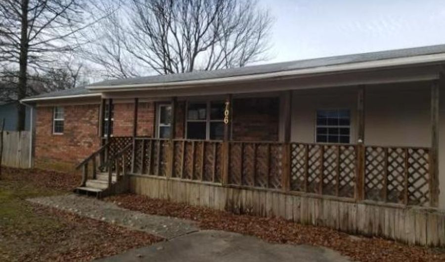 706 W Mississippi St, Beebe, AR 72012 - 4 Beds, 2 Bath