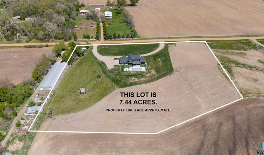 48259 263rd St, Brandon, SD 57005 - 6 Beds, 6 Bath