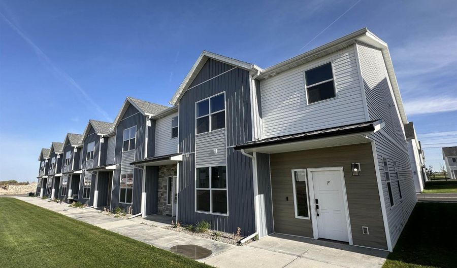 5540 TRUEMAN Unit B, Chubbuck, ID 83202 - 4 Beds, 3 Bath