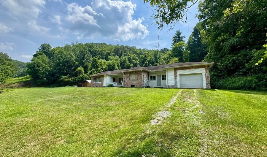 3285 Arnoldsburg Rd, Arnoldsburg, WV 25234 - 3 Beds, 1 Bath