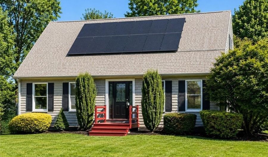 9 Michael Dr, Bristol, RI 02809 - 3 Beds, 2 Bath