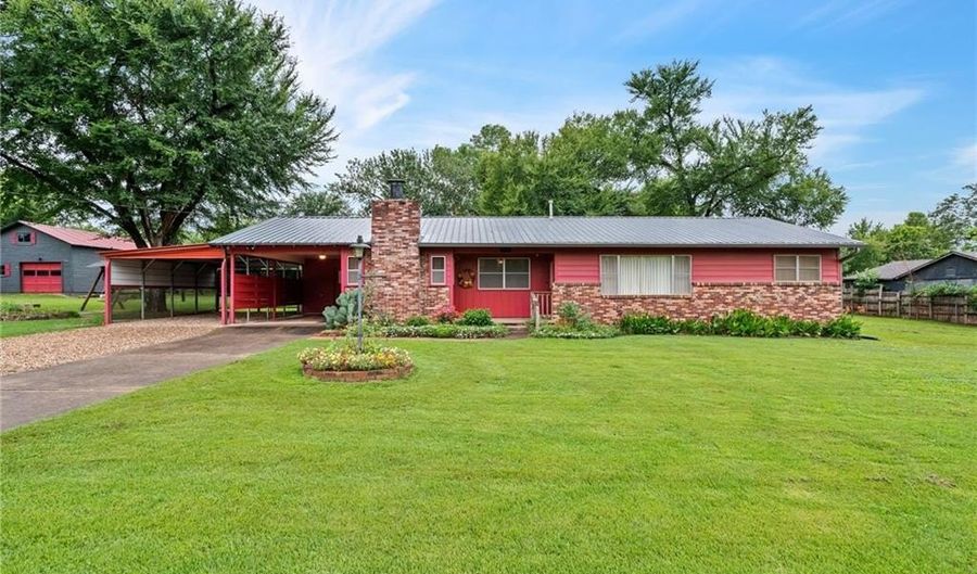 803 8th St, Barling, AR 72923 - 3 Beds, 1 Bath