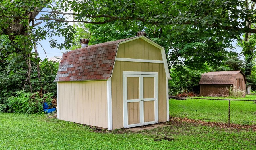 7114 Chandler Dr, Indianapolis, IN 46217 - 3 Beds, 1 Bath