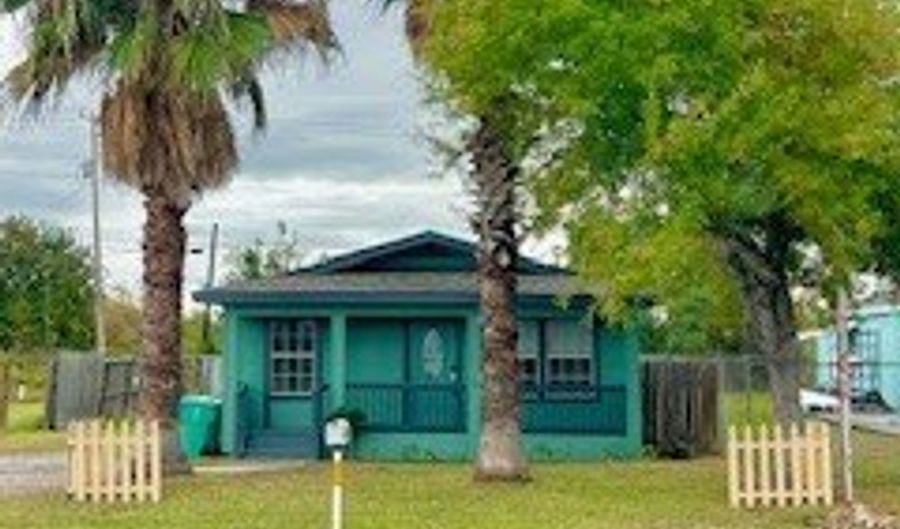 639 N Commercial St, Aransas Pass, TX 78336 - 4 Beds, 3 Bath