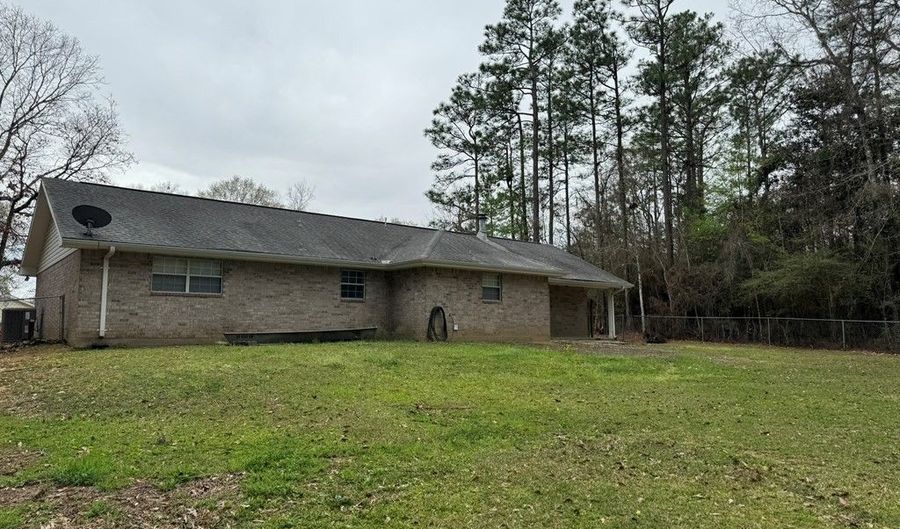 112 PINEDALE Dr, Carriere, MS 39426 - 3 Beds, 2 Bath