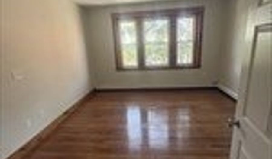 220 Magnolia St 2, Boston, MA 02121 - 4 Beds, 1 Bath