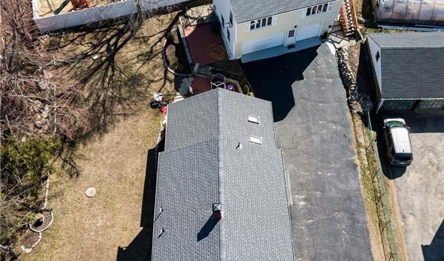 129 Simmonsville Ave, Johnston, RI 02919 - 5 Beds, 3 Bath