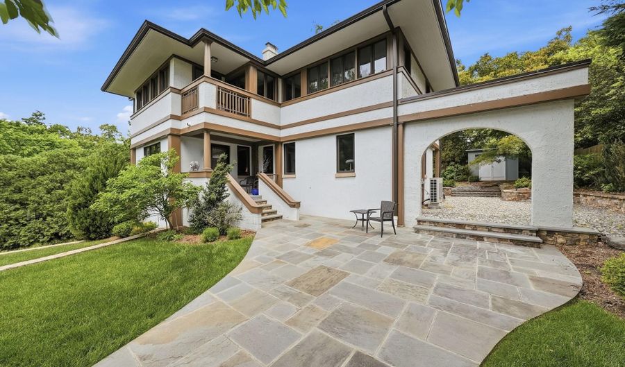 2817 24TH St N, Arlington, VA 22207 - 5 Beds, 4 Bath