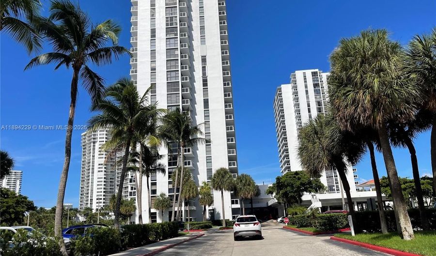 20505 E Country Club Dr 734, Aventura, FL 33180 - 2 Beds, 2 Bath