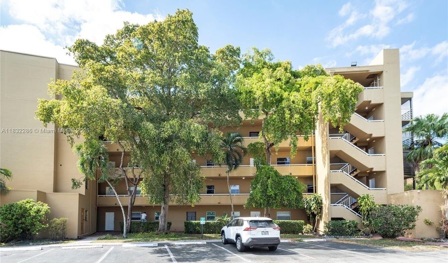 4111 Stirling Rd 509, Dania Beach, FL 33314 - 2 Beds, 2 Bath
