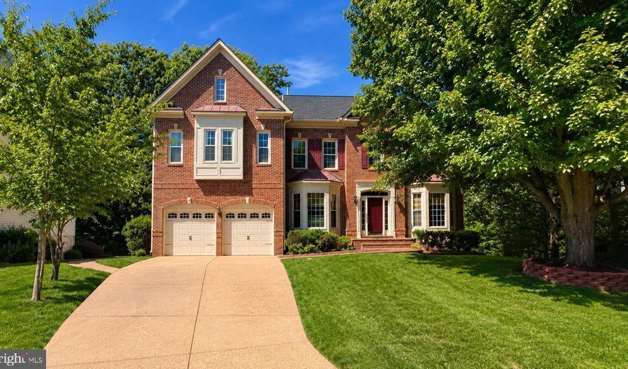 7302 IVYCREST Pl, Annandale, VA 22003 - 2 Beds, 1 Bath