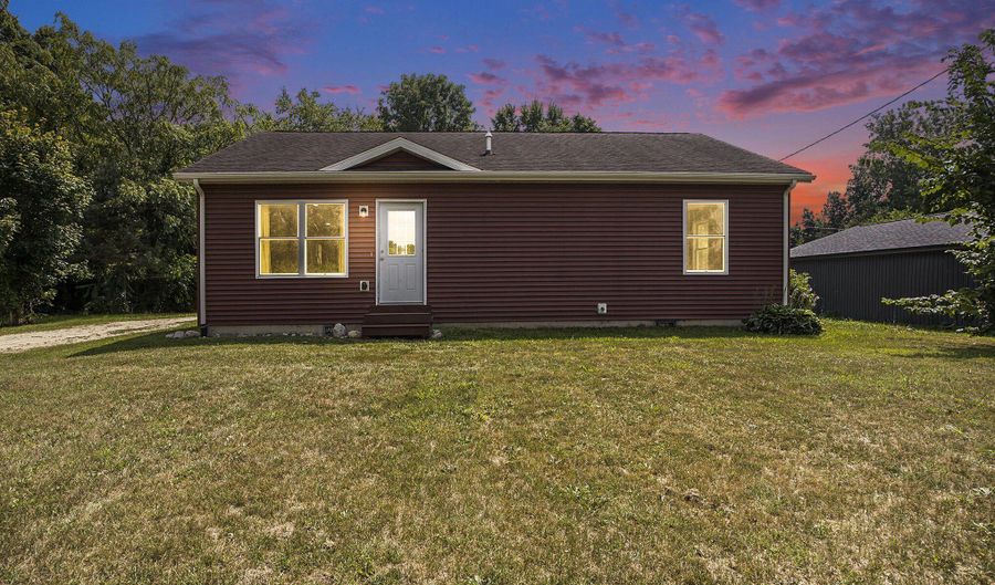 2160 114th Ave, Allegan, MI 49010 - 3 Beds, 2 Bath