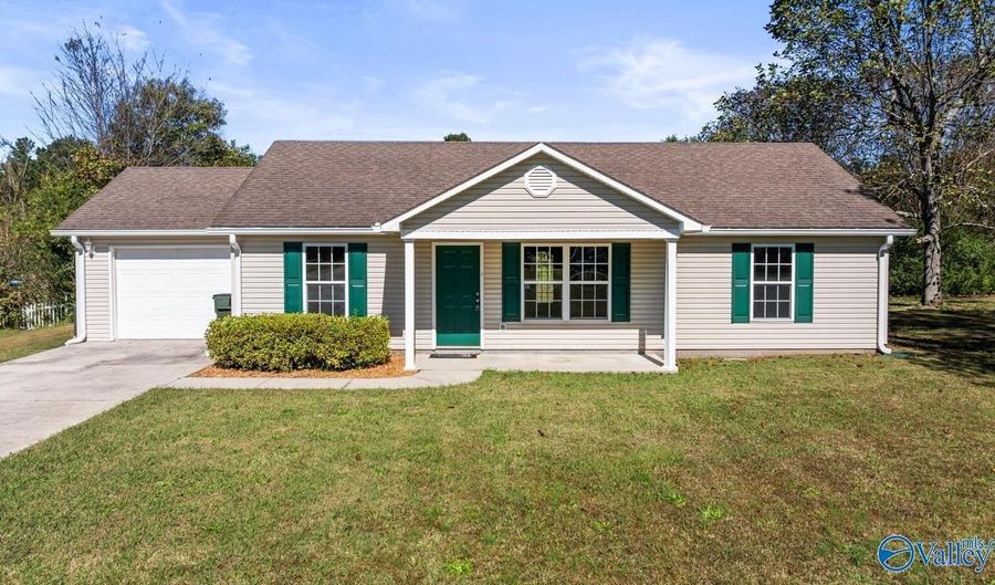 131 Jo-Mar Rd, Ardmore, AL 35739 - 3 Beds, 2 Bath