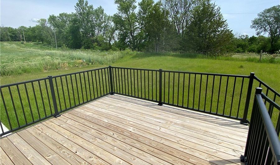 733 17th Ave SE, Altoona, IA 50009 - 5 Beds, 3 Bath
