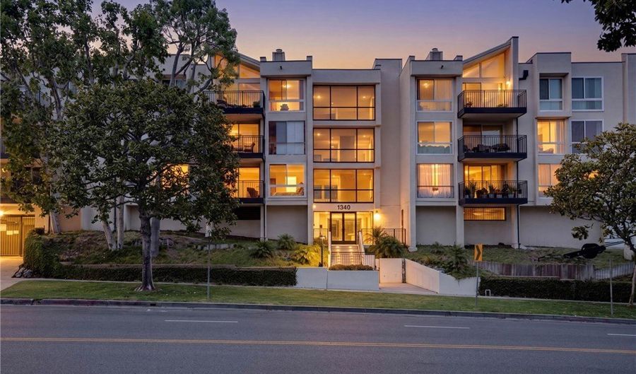 1340 S Beverly Gln 211, Los Angeles, CA 90024 - 2 Beds, 2 Bath