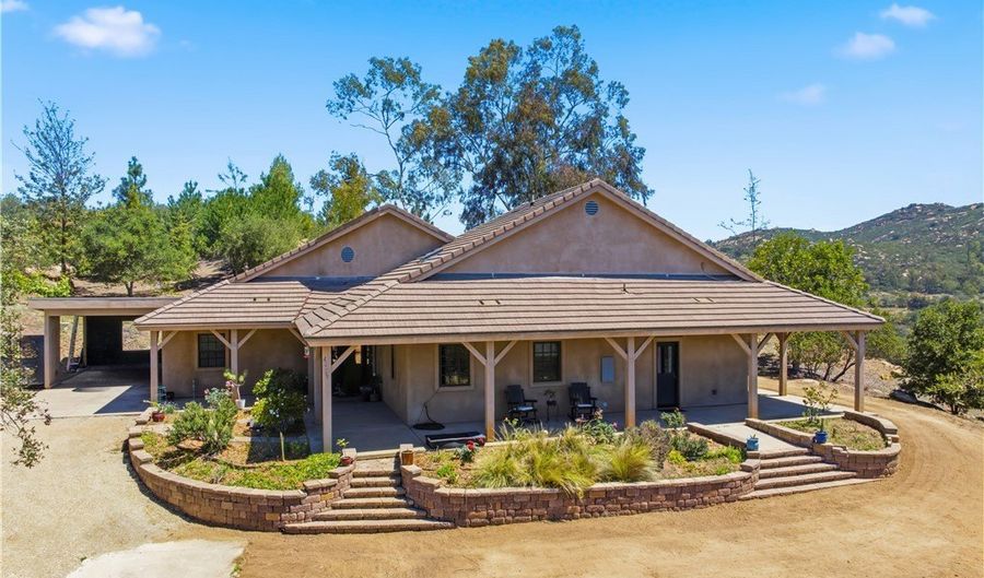 23315 Old Wagon Rd, Escondido, CA 92027 - 6 Beds, 4 Bath