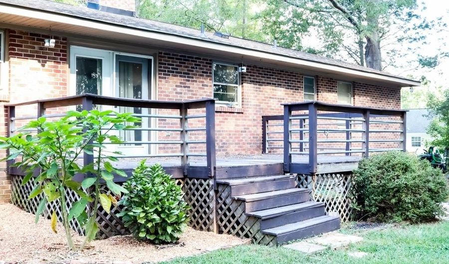 202 Prince St, Abbeville, SC 29620 - 4 Beds, 3 Bath