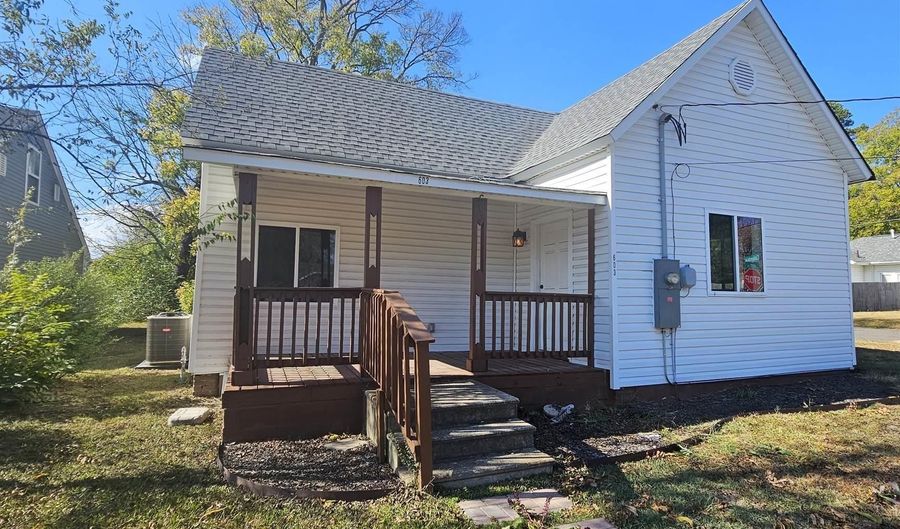 603 S First St, Benton, AR 72015 - 3 Beds, 1 Bath