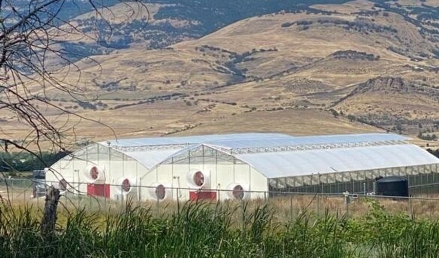 420 Reiten Dr, Ashland, OR 97520 - 3 Beds, 2 Bath