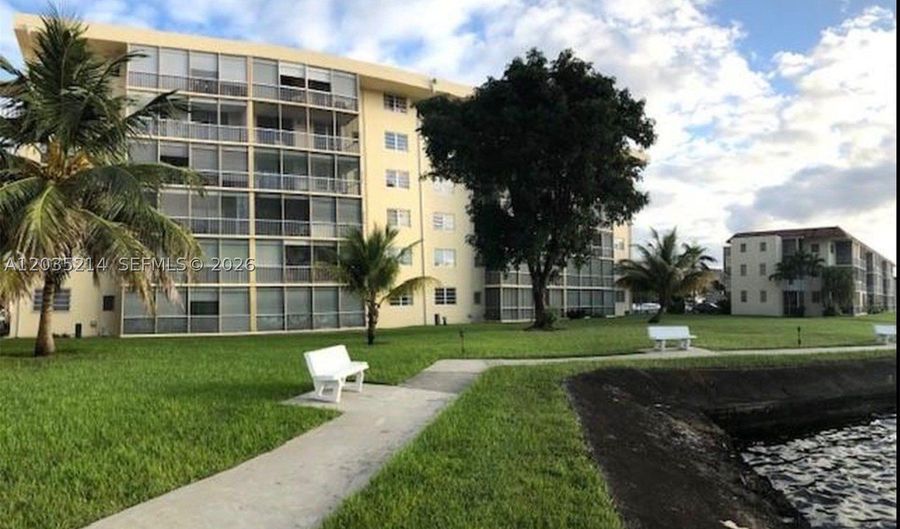 2999 Point East Dr C301, Aventura, FL 33160 - 1 Beds, 1 Bath