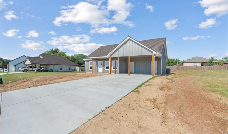 408 Poplar Ct, Hico, TX 76457 - 3 Beds, 2 Bath